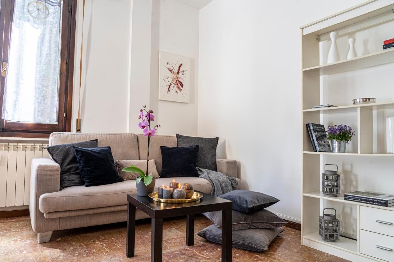 Cozy Roman Apartment With Parking Florence Exterior photo