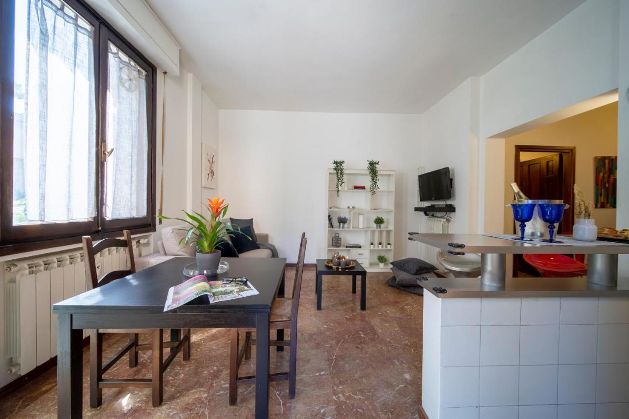Cozy Roman Apartment With Parking Florence Exterior photo